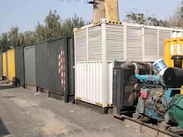 千阳200KW柴油发电机机组每小时油耗是多少？